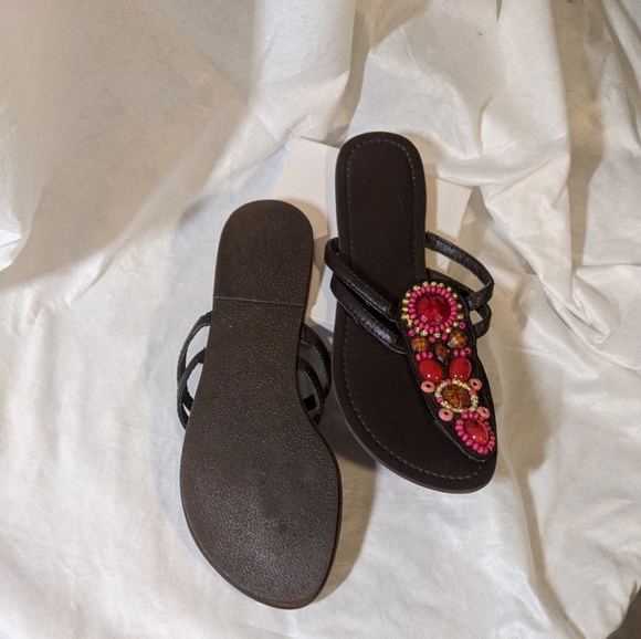 Sandals - Picture 2 of 3